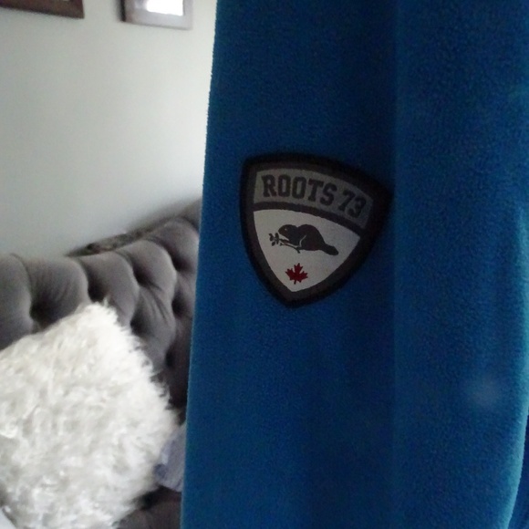ROOTS FLEECE JACKET SIZE LARGE - Picture 2 of 2